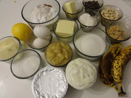 GÂTEAU À LA BANANE, AUX PÉPITES DE CHOCOLAT ET AU FROMAGE À LA CRÈME / CREAM CHEESE CHOCOLATE CHIPS BANANA BREAD/ BIZCOCHO CON BANANA, VIRUTAS DE CHOCOLATE Y QUESO CREMA