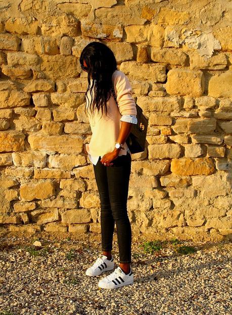 blog-mode-look-chic-adidas-superstar-sneakers-chanel-maxi-jumbo-pull-rose-pastel