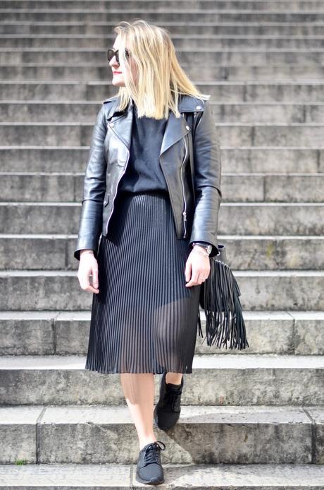 #4 LBES: All Black #4 LBES: All Black