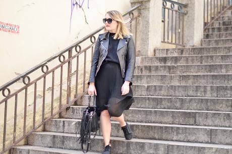 #4 LBES: All Black #4 LBES: All Black