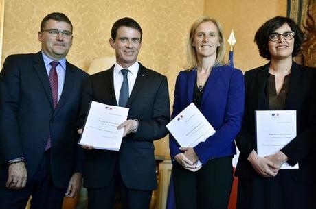 Le premier ministre, Manuel Valls, a salué le rapport du député socialiste Christophe Sirugue.