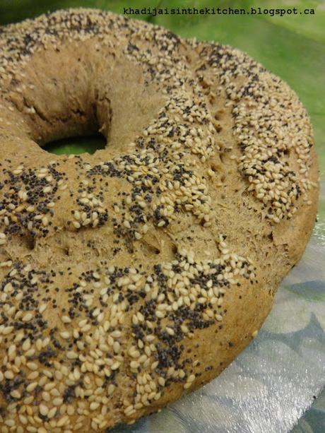 PAIN DE LA SEMAINE : PAIN À LA FARINE DE SEIGLE ET AUX GRAINES DE SÉSAME ET DE PAVOT / BREAD OF THE WEEK : RYE BREAD WITH SESAME AND POPPY SEEDS / PAN DE LA SEMANA : PAN DE CENTENO CON SEMILLAS DE SÉSAMO Y DE AMAPOLA / خبز الاسبوع خبز دقيق الشيلم و بذ... PAIN DE LA SEMAINE : PAIN À LA FARINE DE SEIGLE ET AUX GRAINES DE SÉSAME ET DE PAVOT / BREAD OF THE WEEK : RYE BREAD WITH SESAME AND POPPY SEEDS / PAN DE LA SEMANA : PAN DE CENTENO CON SEMILLAS DE SÉSAMO Y DE AMAPOLA / خبز الاسبوع خبز دقيق الشيلم و بذ...