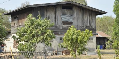 L'architecture dans l'Isan, ou l'art de ne pas pisser par la fenêtre