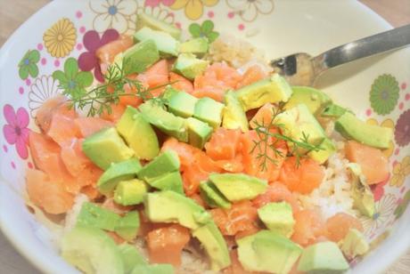 Chirashi avocat saumon - Cuisine japonaise © Recettes d'ici et d'ailleurs
