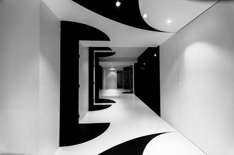 Conseilsdeco-architectes-architecture-interieur-Stephane-Malka-Nouvelle-Heloise-AgoraTic-formations-digitales-bureaux-reunions-futuriste-monochrome-05