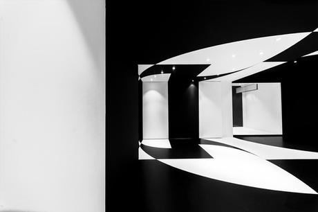 Conseilsdeco-architectes-architecture-interieur-Stephane-Malka-Nouvelle-Heloise-AgoraTic-formations-digitales-bureaux-reunions-futuriste-monochrome-06