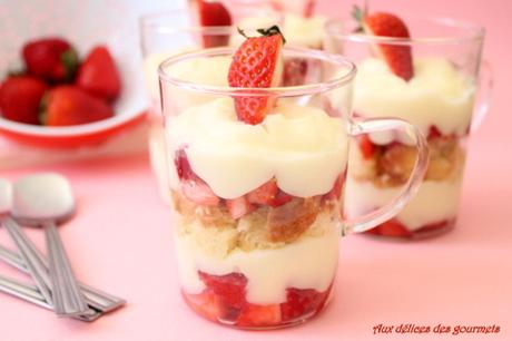 VERRINES AUX FRAISES