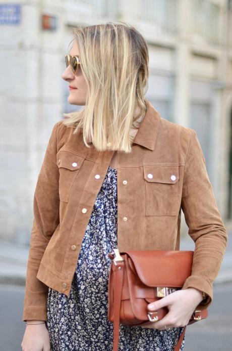 La petite veste en daim La petite veste en daim