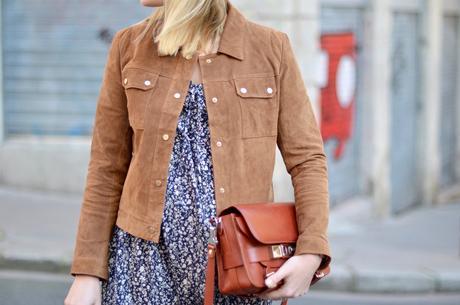 La petite veste en daim La petite veste en daim