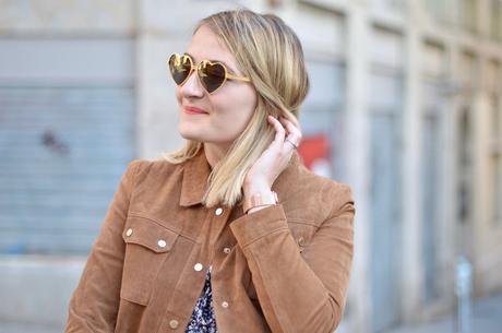 La petite veste en daim La petite veste en daim