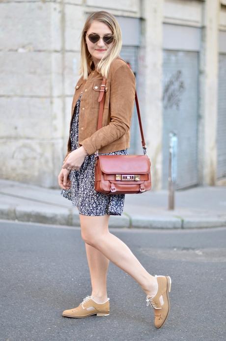 La petite veste en daim La petite veste en daim