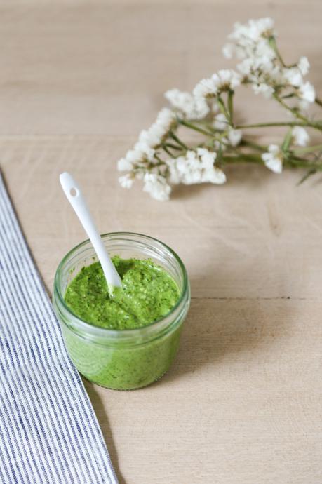 Recette de pesto d'épinards aux amandes