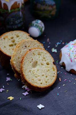 Koulitch russe et rues de Moscou pour Pâques orthodoxe