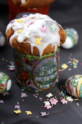 Koulitch russe et rues de Moscou pour Pâques orthodoxe