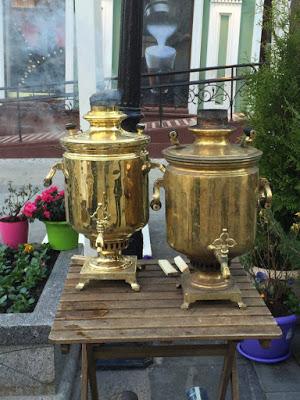 Koulitch russe et rues de Moscou pour Pâques orthodoxe