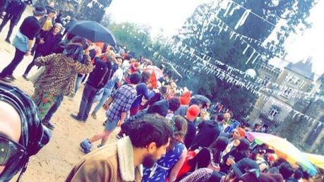 Cour d'Honneur & Gens colorés- Michel-Ange Cabella Moriccio‎