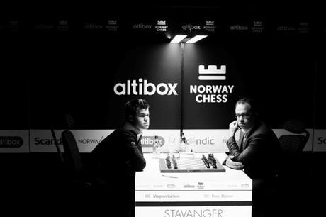Magnus Carlsen bat Pavel Eljanov lors de la ronde 9 - Photo © site officiel