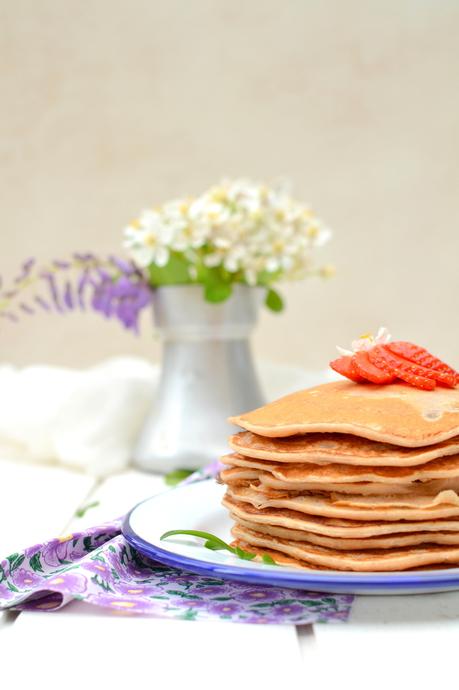 Pancakes fraise ~ rhubarbe [ Vegan ]