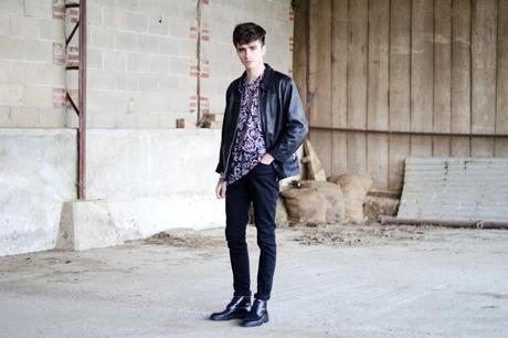 BLOG-mode-homme-style-masculin-rock-veste-cuir-blouson-noir-asos-chemise-ethnique-mec-viril-paisley-boots-tods-minimaliste-nudie-bio-coton