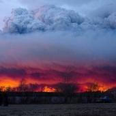Canada : les feux, hors de contrôle, ravagent la ville de Fort McMurray, l'état d'urgence déclaré
