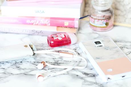 Ecouteurs Rose Gold Blanc Sudio Sweden code promo et playlist Spotify