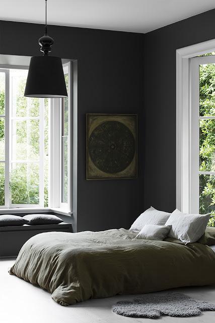 Collectif Project Inside / Couleur foncée dans la chambre /