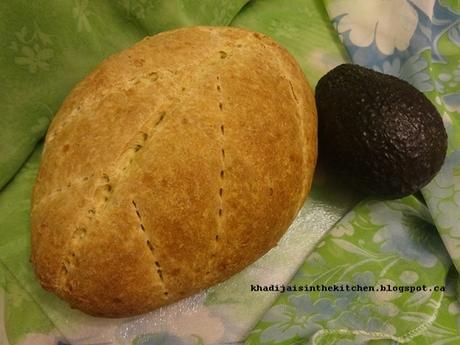 PAIN DE LA SEMAINE : PAIN À L’AVOCAT / BREAD OF THE WEEK: AVOCADO BREAD / PAN DE LA SEMANA: PAN CON AGUACATE / خبز الاسبوع : خبز الافوكادو
