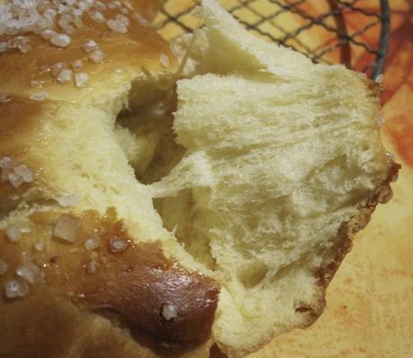 Brioche tressée à la mie filante
