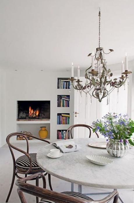 Table à manger ronde, une (très) bonne idée déco !