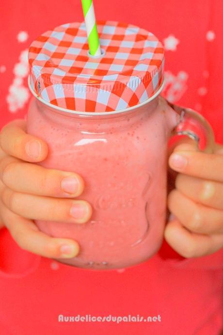 Milk shake aux fraises & bananes