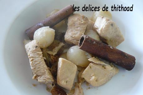 cocotte de dinde aux petits oignons et raisins secs