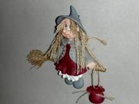 Sorcières à suspendre en porcelaine froide Sorcières à suspendre en porcelaine froide