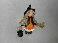 Sorcières à suspendre en porcelaine froide Sorcières à suspendre en porcelaine froide