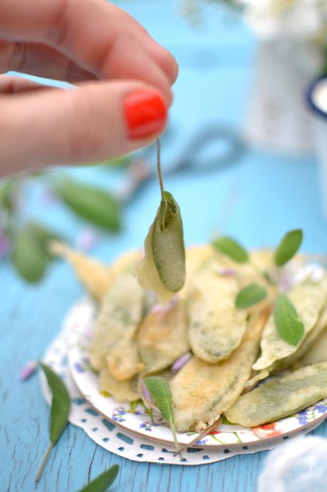 Feuilles de sauge frites [ pour l'apéritif ]
