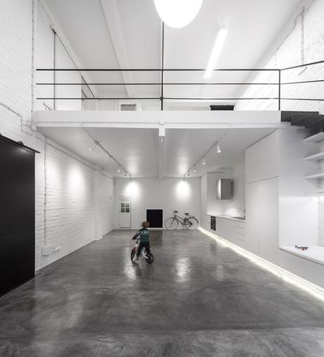 Conseilsdeco-Anjos-Loft-minimalisme-formation-architecte-interieur-universite-Lisbonne-Joao-Tiago-Aguiar-rehabilitation-usine-Portugal-01