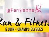 Ouvrez agendas Mesdames, mesdemoiselles, toutes baskets, juin, Champs-Elysées, pour PARISIENNE