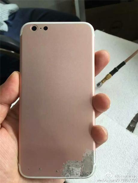 Coque-iPhone-7-Rose-fuite