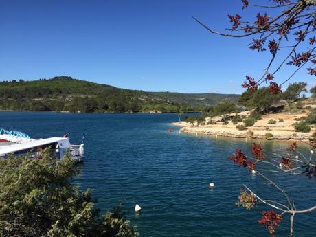 Carte postale Esparron-de-Verdon et billet décousu