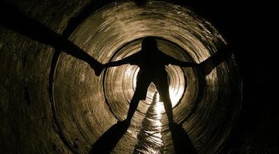 Parle-nous de la Mort.