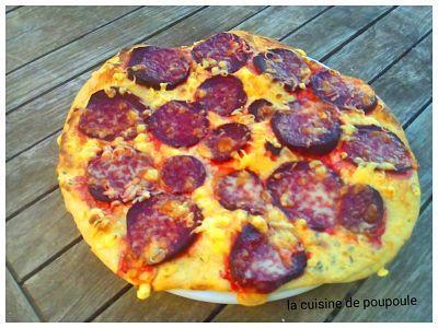 Pizza à la betterave et fromage ail et fine herbe Pizza à la betterave et fromage ail et fine herbe