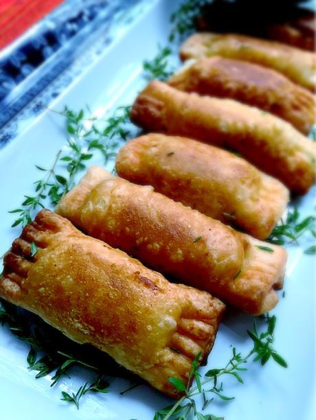 Rissoles mauriciennes de poulet au thym, persil & oignon servies avec une sauce “garnie”au piment d’Espelette & citron vert {#LBGCOOKINGBATTLE} Rissoles de poulet