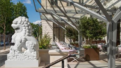 The Peninsula Paris, déclare la saison des terrasses ouverte