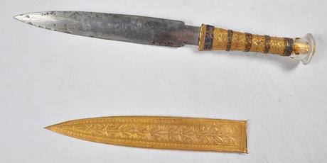 Une étude révèle qu'une dague de Toutankhamon est en fer provenant d'une météorite