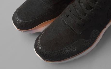 Nike-Air-Safari-Royal-Black-01