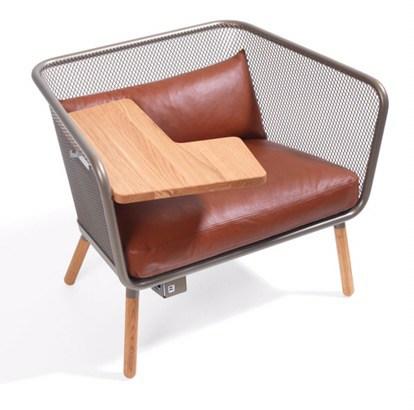 Ce fauteuil est également un bureau tout confort !