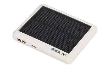 Mon papa d’amour… chargeur solaire hybride