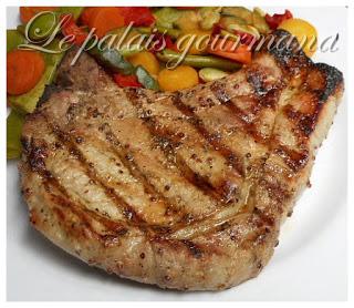 Côtelettes de porc, grillées à l'érable, thym et moutardées au BBQ