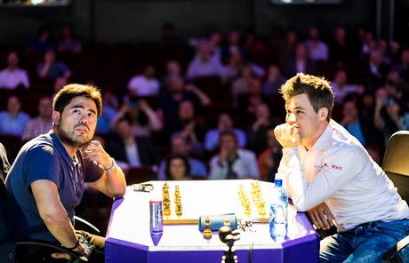 Hikaru Nakamura a encore perdu l'imperdable face à Magnus Carlsen au tournoi d'échecs du Paris Grand Chess Tour - Photo © Chess & Strategy