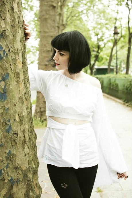 blouse blanche nouée