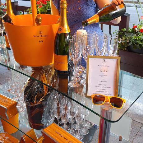 3 ans pour La Société: Veuve Cliquot et bouchées extraordinaires